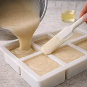 Seifenleim abfüllen