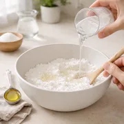 Duschgel zur Badeknete hinzufügen