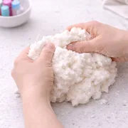 Konsistenz der Fluffy Knete prüfen
