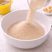Sand in Schüssel vorbereiten