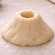 Vulkan aus Knete formen